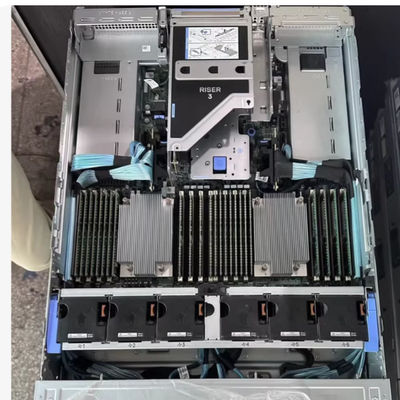 2U İki Soket PowerEdge R7625 Rack Sunucu 4. Nesil AMD EPYC TM İşlemciler 8x PCIe Gen5 yuvalarına kadar 12 X 2.5 "SATA/SAS SSD'leri